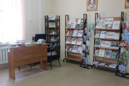 Библиотека №107
Площадь: 78,9м.кв.
Кол-во оборудованных мест (учитель, ученики) включая места приспособленных для использования инвалидами и лицами с ОВЗ:
